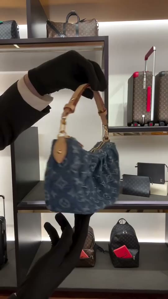 Pochette Valley, Denim, from Mac's floor
